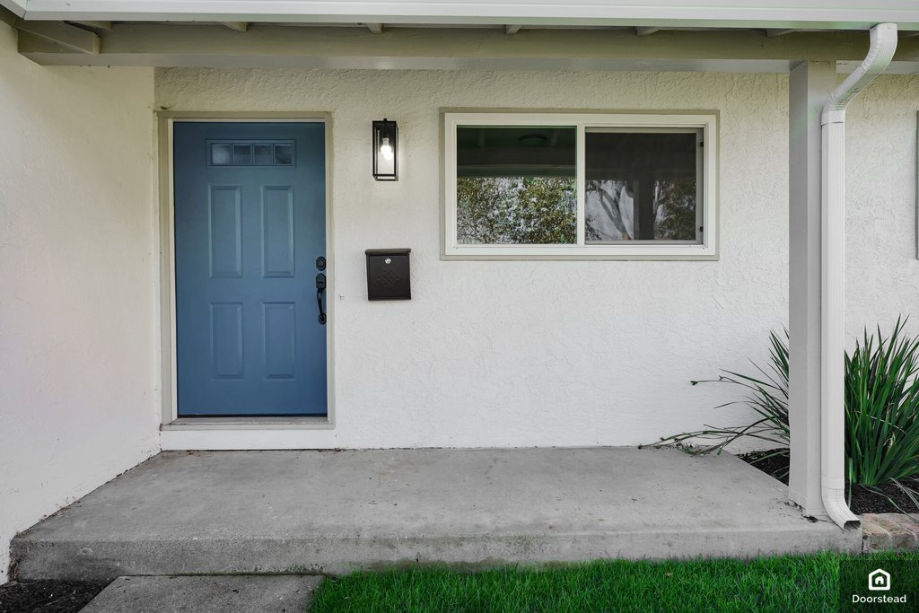 Building Photo - 25579 Calaroga Ave