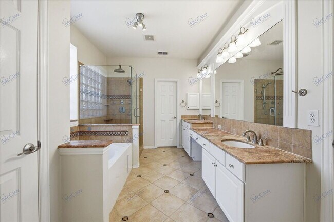 Building Photo - 2701 Stone Creek Dr