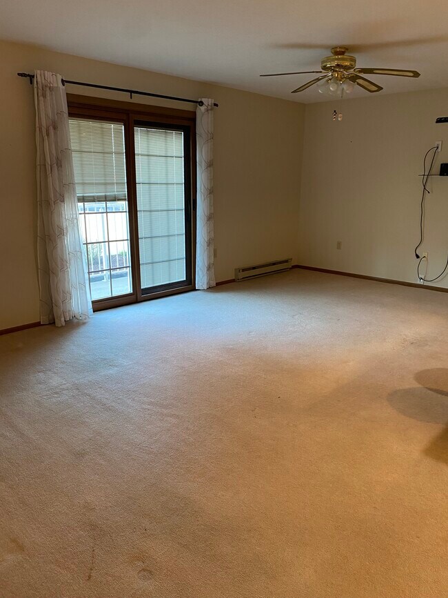 Building Photo - 602 Clubhouse Dr