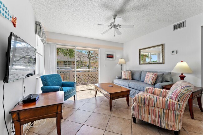 Building Photo - 353 S US Hwy 1