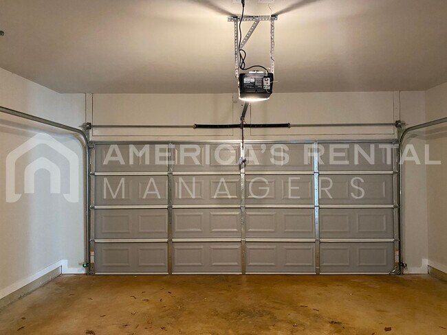 Building Photo - Home for Rent in Weaver AL... Coming Soon!