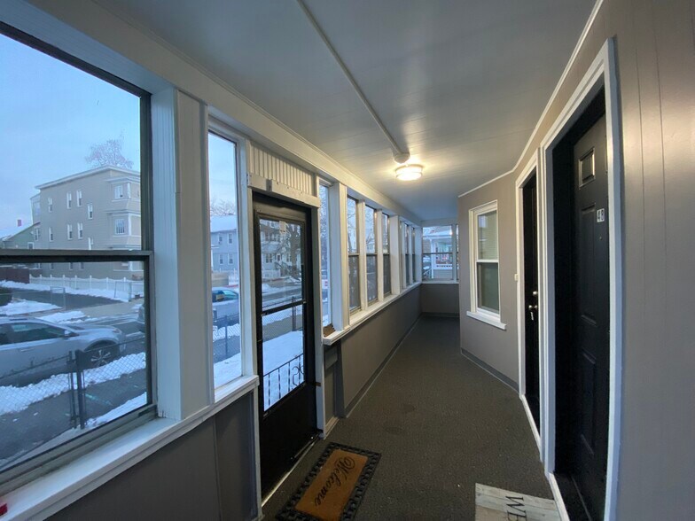 Building Photo - 46 Mooreland St