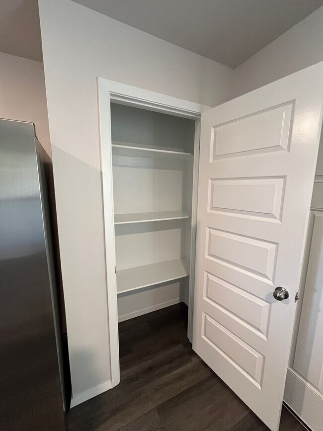 Building Photo - *NOW PRELEASING* Three Bedroom | Two Bath Home in Somerset