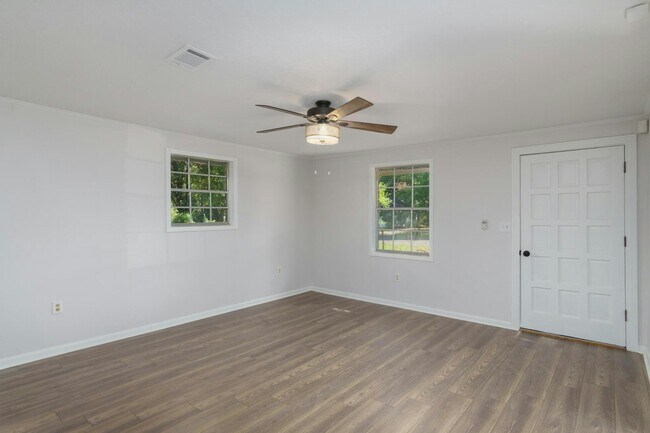 Building Photo - 1205 Penton St