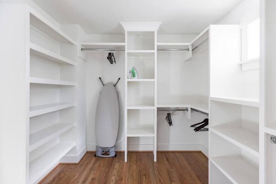 Building Photo - 806 Colorado Ave