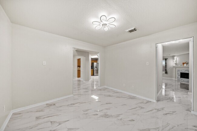 Building Photo - 3519 Brackenfern Rd