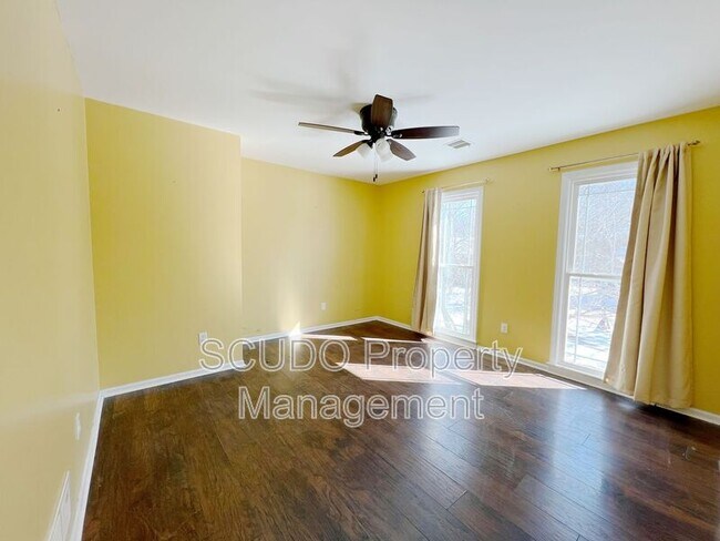 Building Photo - 15610 Outlook St