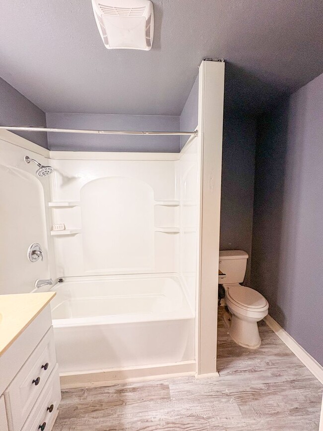 Building Photo - 806 S 22nd St