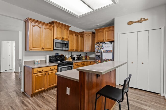 Building Photo - 522 Pecan Ct
