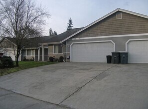 Building Photo - 035