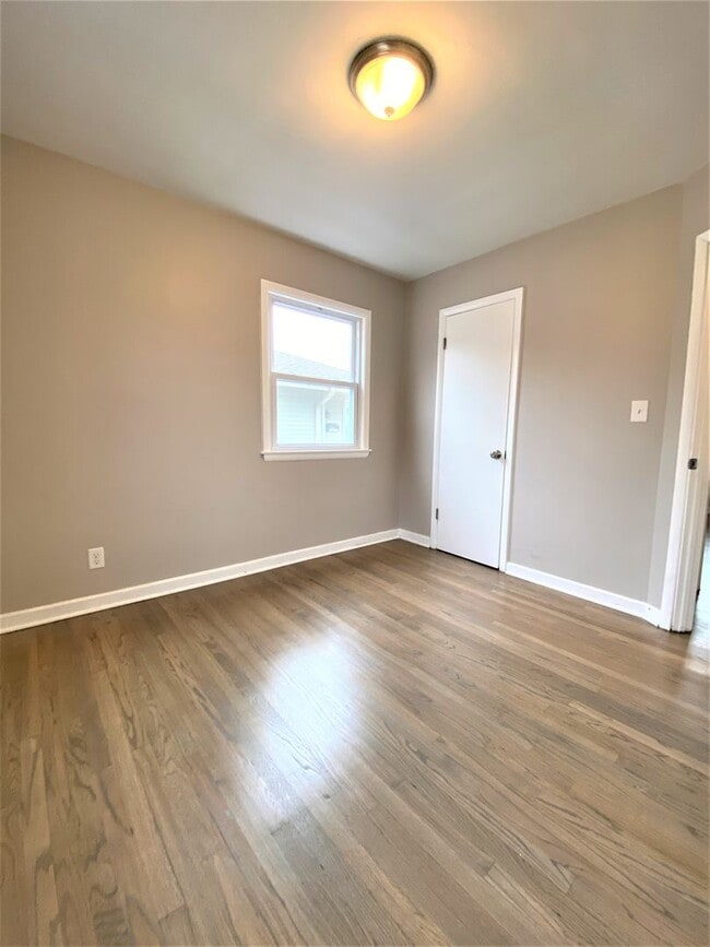 Building Photo - Newly updated 4 bedroom single family home