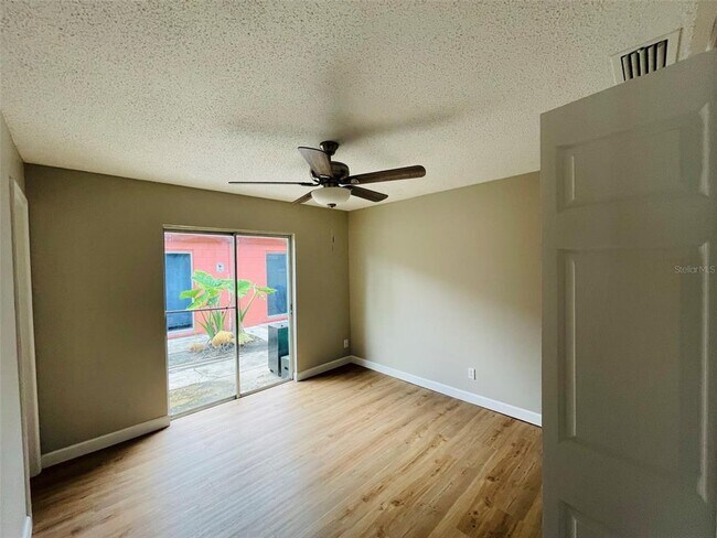 Building Photo - 511 Duchess Ct