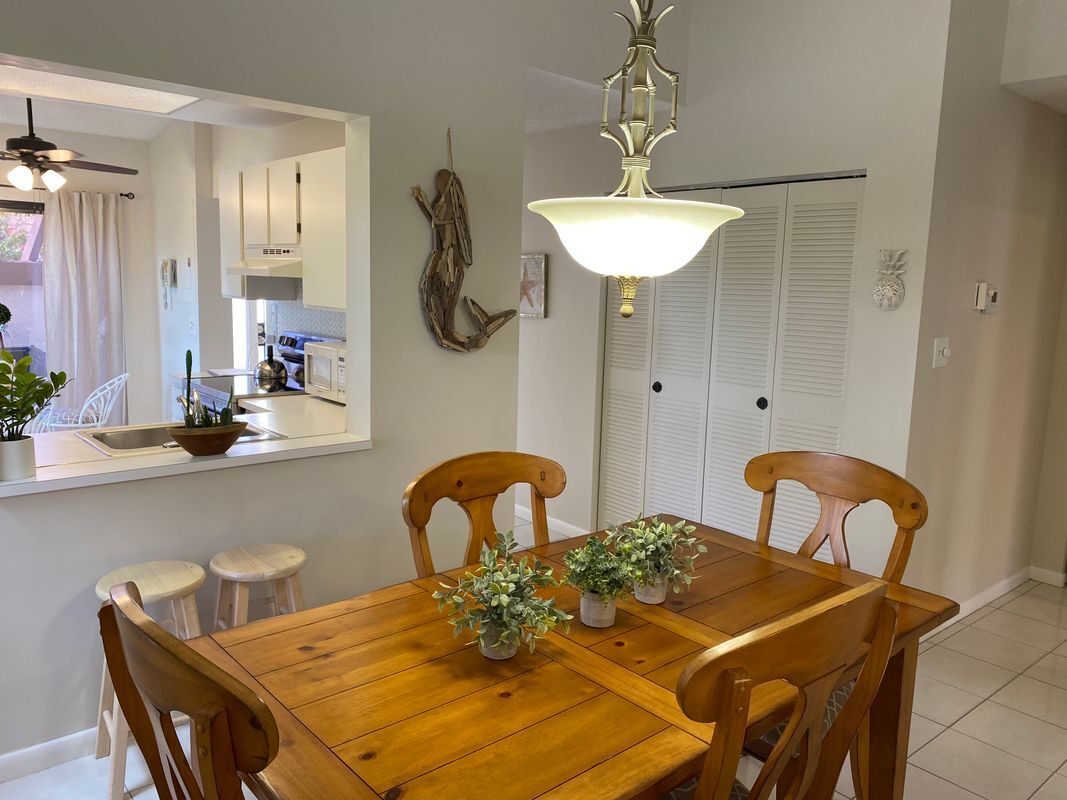 Building Photo - 3950 Silver Maple Dr