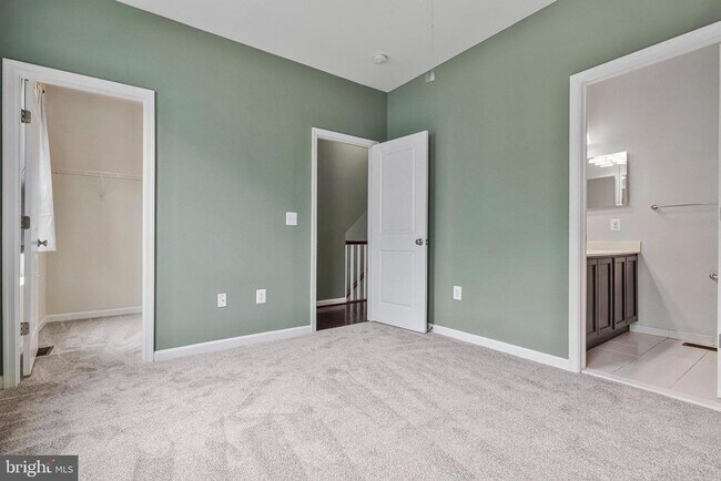 Building Photo - 59 Steeplechase Dr