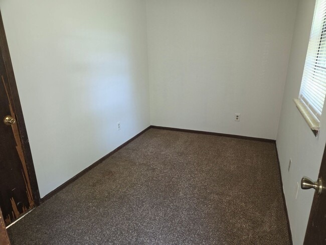 Building Photo - 2009 Juniper Dr