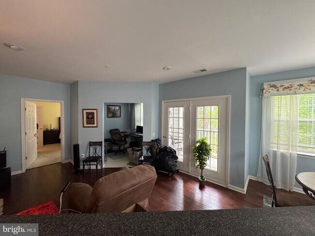 Building Photo - 2604 Chapel Lake Dr