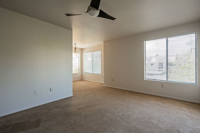 Building Photo - Move In Ready! Two Bedrooms - Tuscany Villas