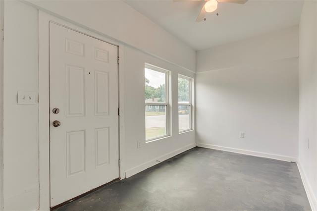 Building Photo - 4423 Colonial Ave