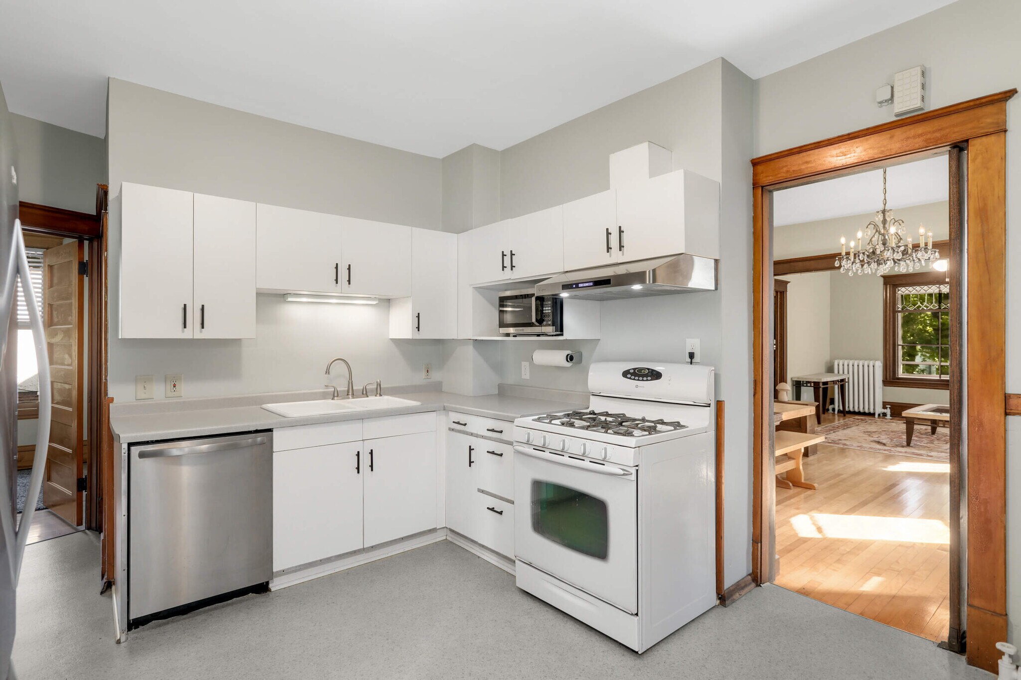 kitchen - 2220 26th Ave S