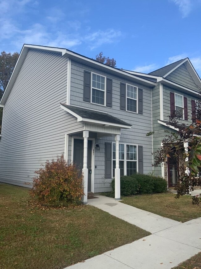 Building Photo - 27 E Doris Ave