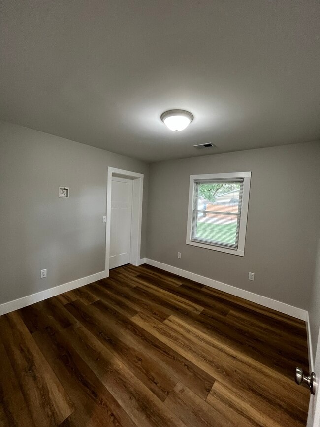 Building Photo - 54 Fontenelle St SE