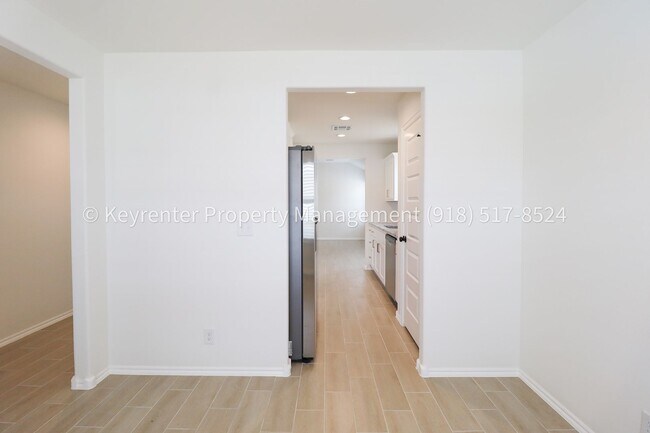 Building Photo - 3 Bed | 2 Bath in Owasso!