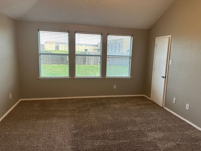 Building Photo - 308 Chinaberry Trail