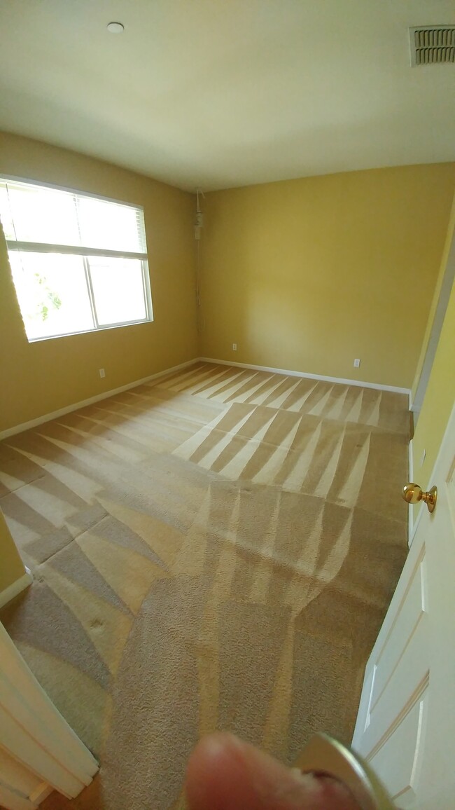 Building Photo - 844 Towne Dr