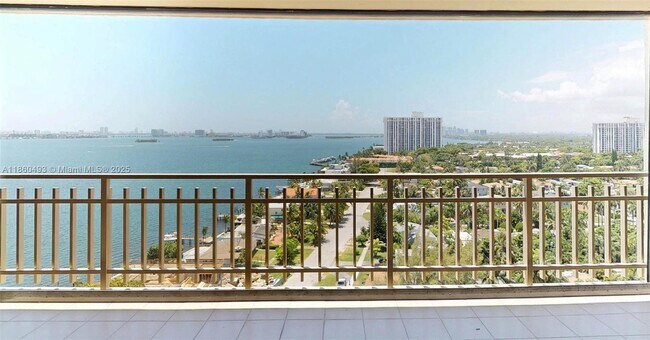 Building Photo - 11113 Biscayne Blvd
