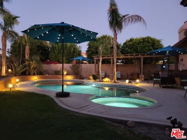 Building Photo - 78920 Skyward Way