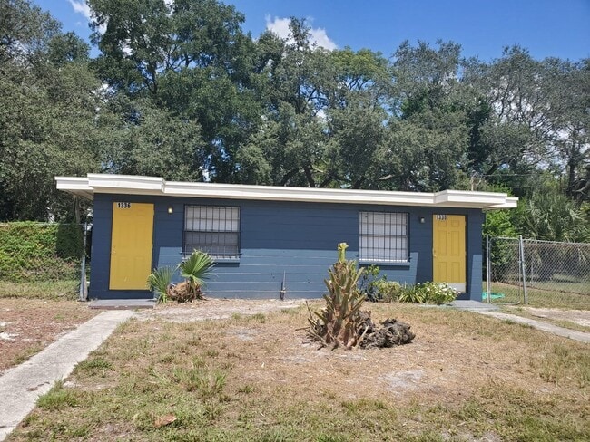 Building Photo - Cute & Quaint 1/1 in Tampa! ASK ABOUT OUR MOVE IN SPECIALS!!
