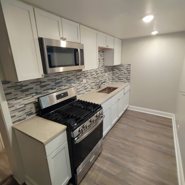 Building Photo - 1507 E 76th Pl