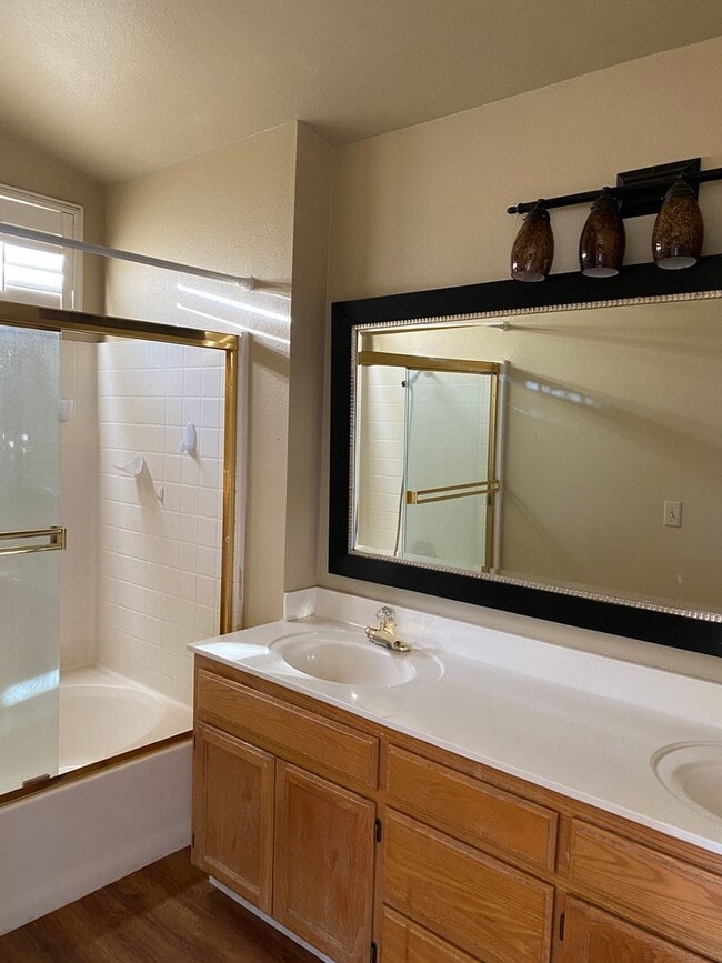 Building Photo - 3 bedroom 3 bathroom Salida Home