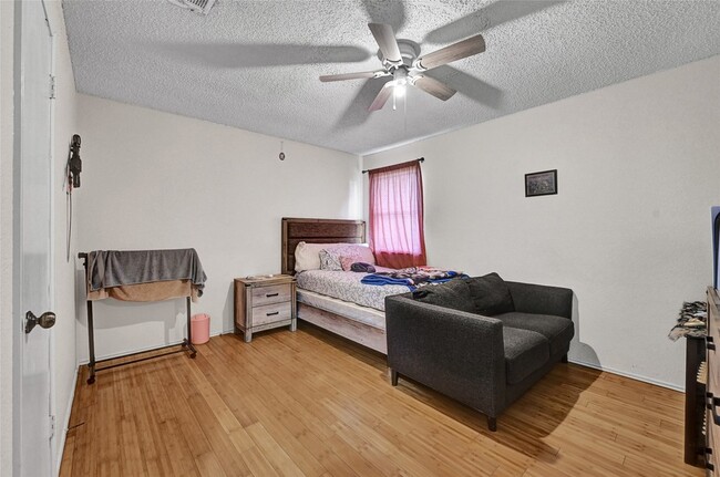 Building Photo - 13523 Pasa Robles Ln