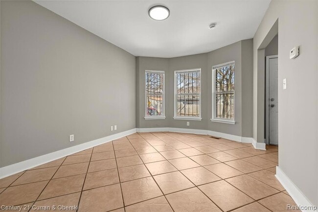 Building Photo - 1409 N Green St