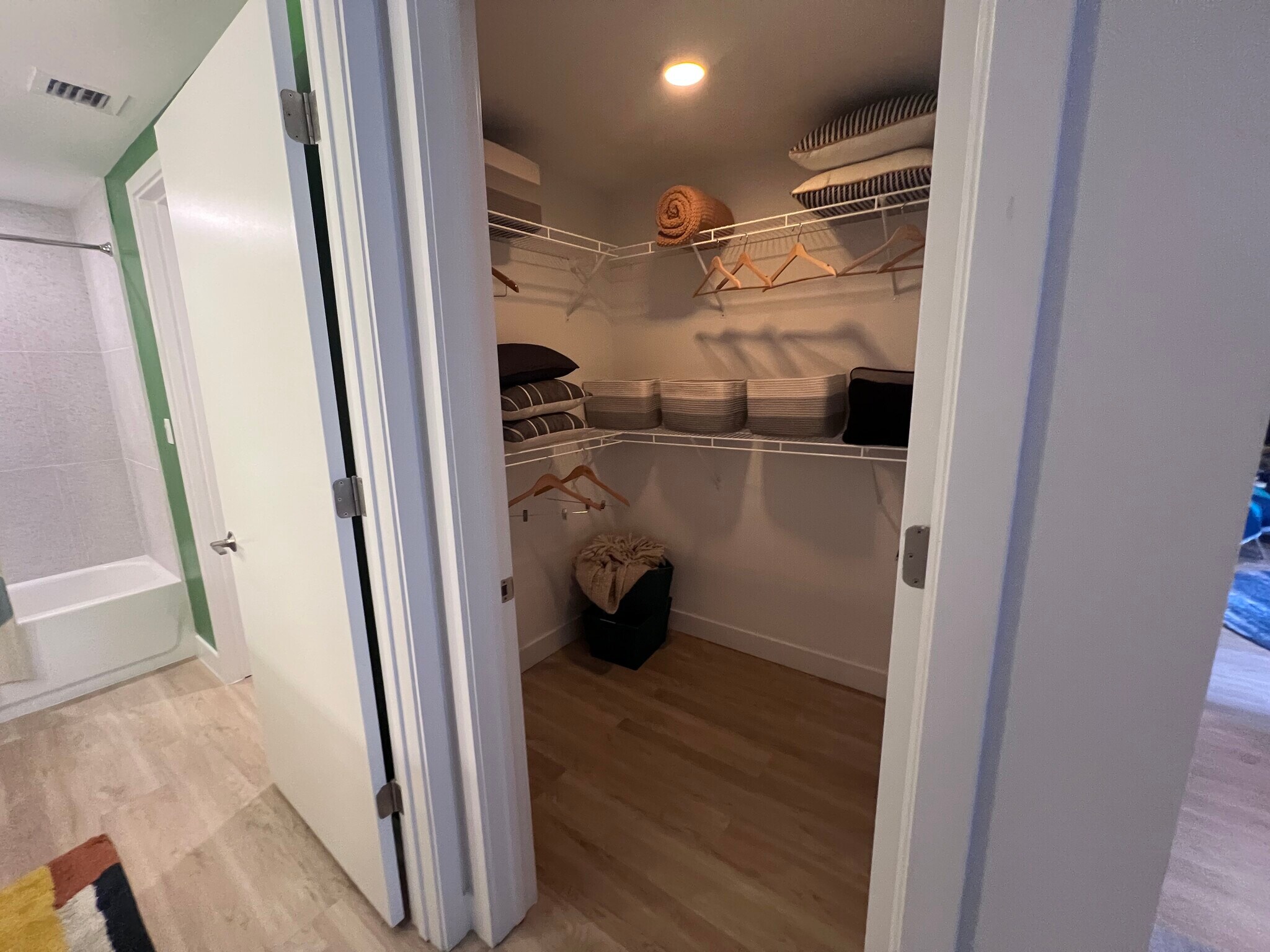 Building Photo - 556 NE 57th St