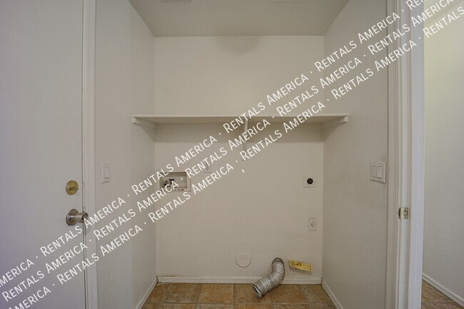 Building Photo - 3218 N 127th Ln