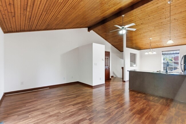 Building Photo - 3547 Lochdale Terrace