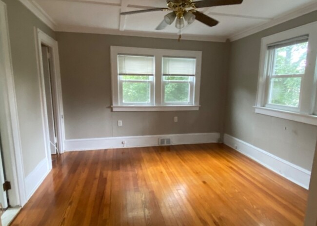 Bedroom with walk in closet full bath & ceiling fan - 95 Logan Ln