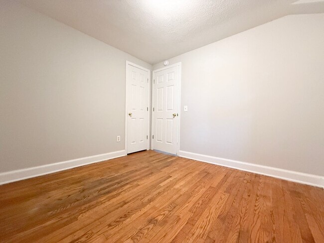 Building Photo - 4 Bedroom Two-Story Home with Large Yard, Lawn Care Included