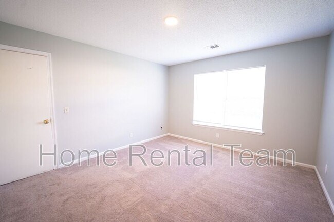 Building Photo - 148 Finn Cir
