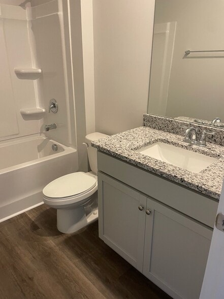 Building Photo - 5093 Roundhead Dr