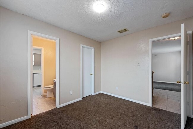 Building Photo - 8914 Pecan Pl Dr