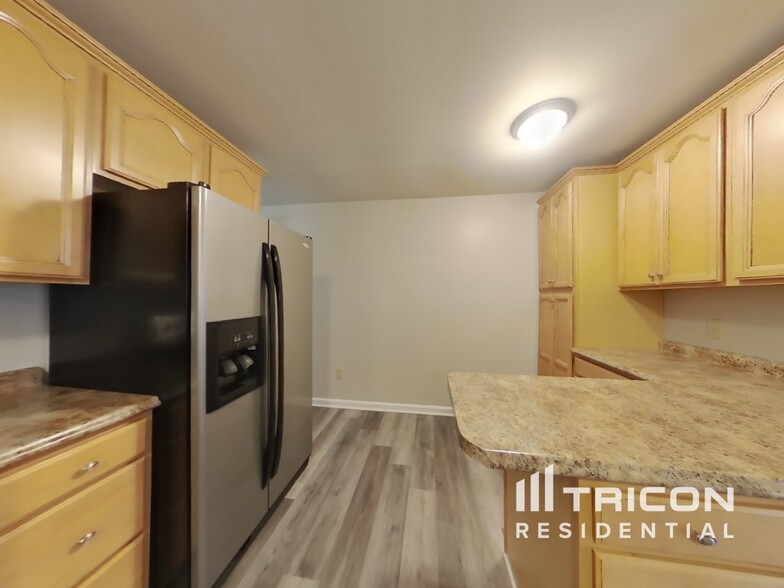 Building Photo - 2773 Fox Pointe Dr