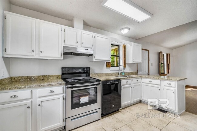 Building Photo - 500 Pomelo St