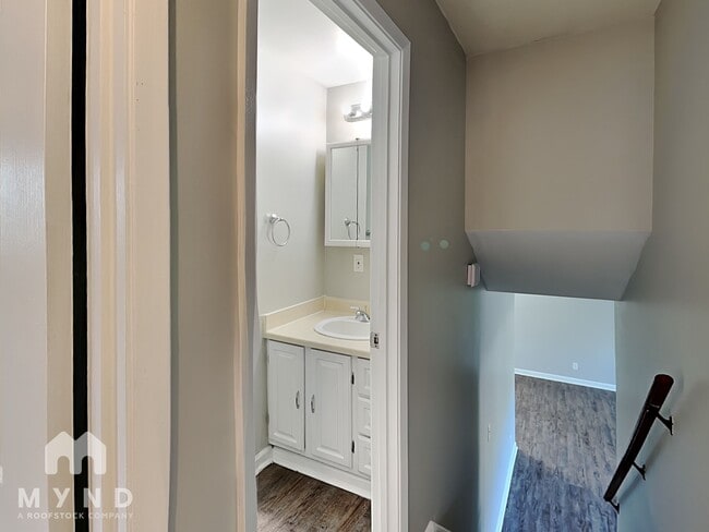 Building Photo - 3474 Farley Dr