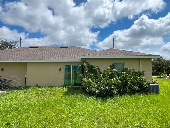 Building Photo - 1187 Highlands Rd