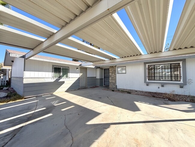 Building Photo - 1100 Saylor Way