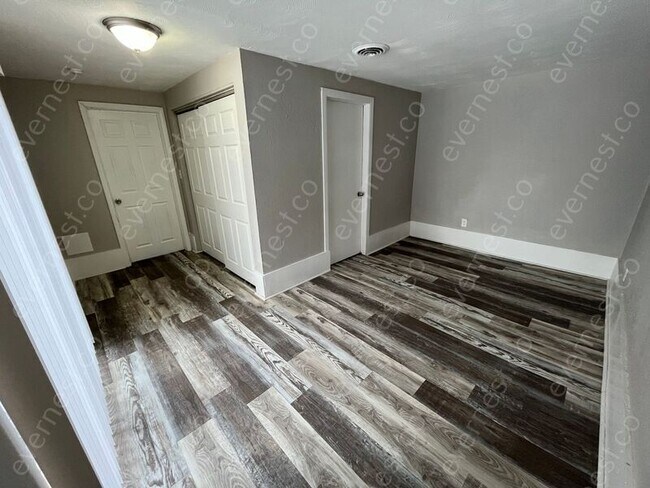 Building Photo - 5085 Adella St