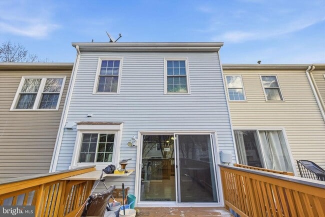 Building Photo - 14688 Basingstoke Loop